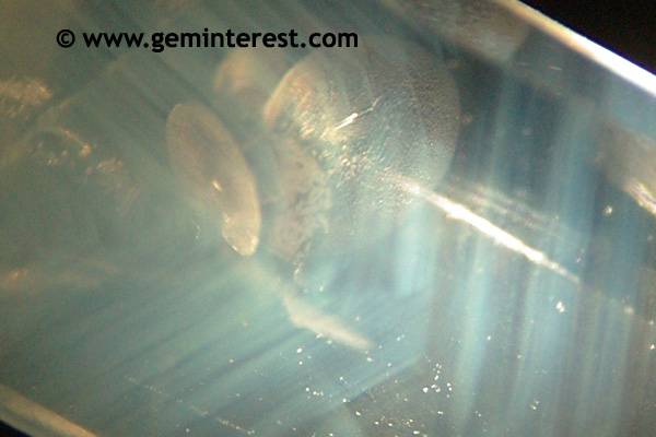 Fingerprint and growth bands seen in a Sapphire