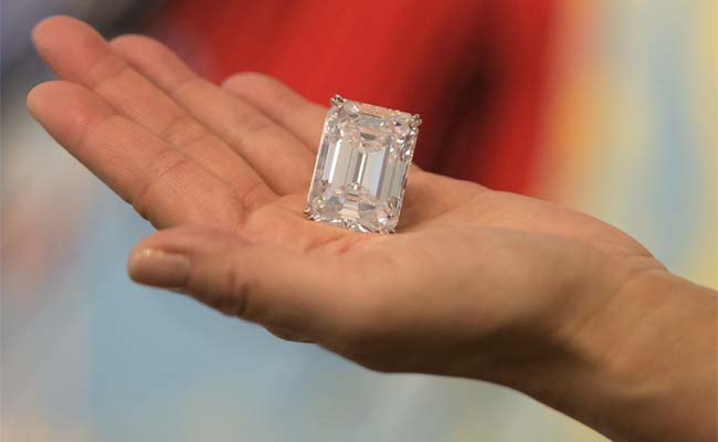 100 carat flawless diamond perfect sothebys (11) - Copy