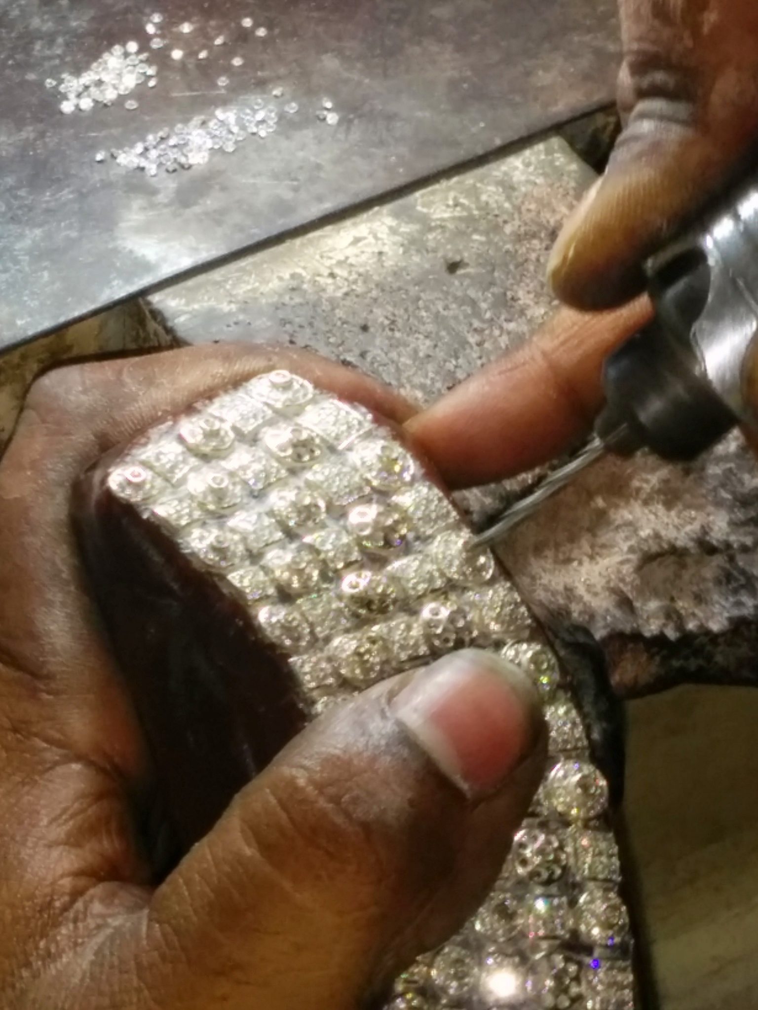 Popular Jewellery Terms & Words - Spruce Up Your Jewellery Vocabulary 6 Diamond Setting Process