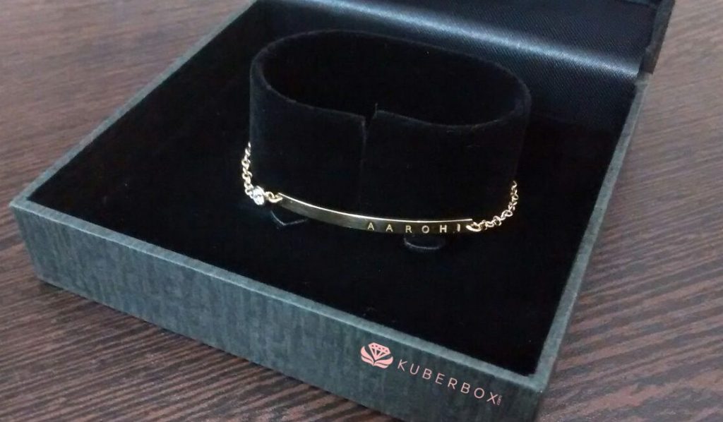 Gold-name-bracelet