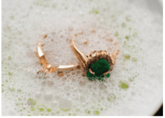 KuberBox Guide: Caring for your Jewels 4 cleaning process of ring